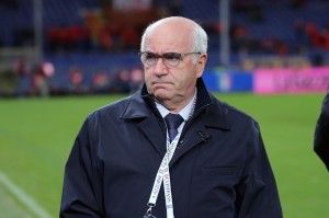 E i baby-calciatori stranieri<br />dovranno andare a scuola...