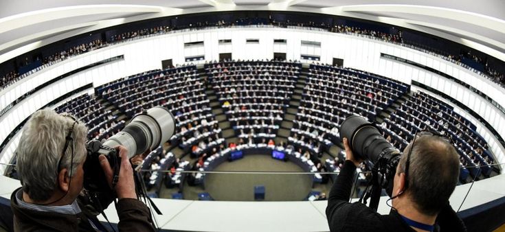 Europee, terza proiezione europarlamento: tiene blocco europeista, il Pd aggancia M5s 