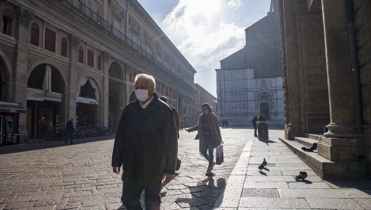 Nuova ordinanza dell'Emilia Romagna: i negozi di nuovo aperti alla domenica