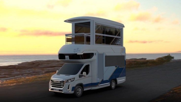 Tutto il lusso in un camper, ascensore compreso