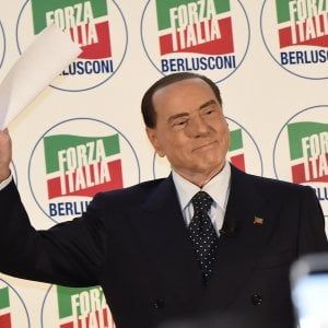 Benevento, Berlusconi: "Fermiamo il M5s, massacrerebbero il ceto medio"