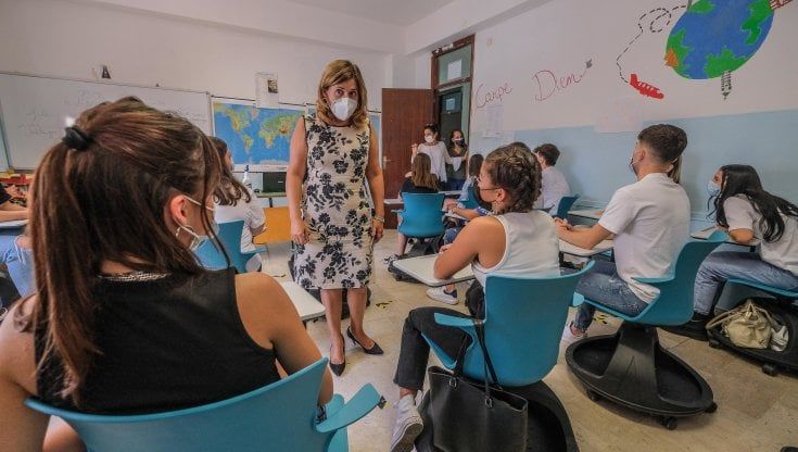 Covid, la rivincita della scuola in presenza. Studenti e genitori stanchi della Dad