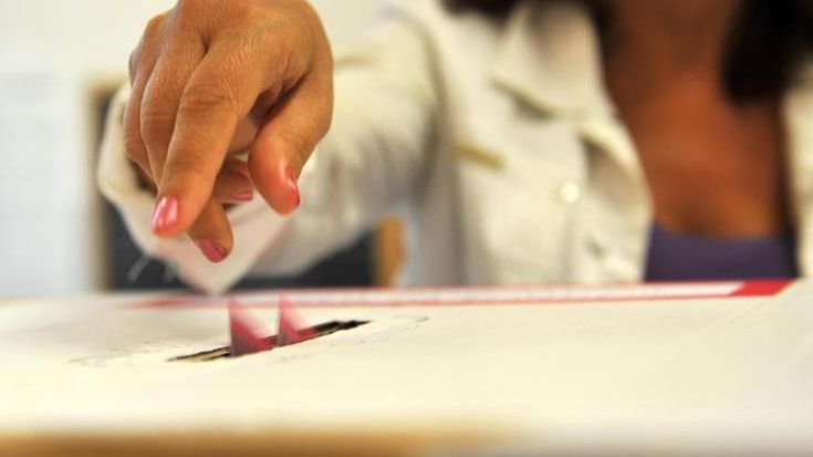 Referendum, la politica milanese si spacca. Sala: “Voterò sì”. Fontana: “Astenersi indica volontà”
