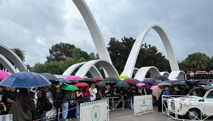 Mare Fuori 8, code ai casting sotto la pioggia al PalaEden: in mille a Napoli