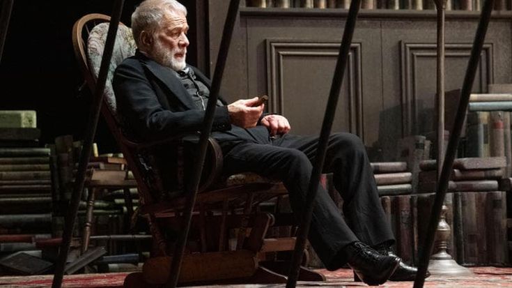 Gabriele Lavia porta in scena la tenerezza di un uomo scontento