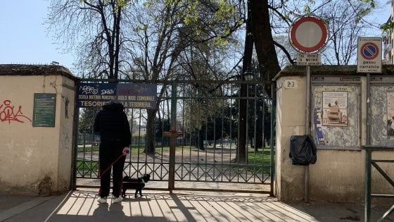 Torino, parchi chiusi ma "attività motoria" consentita entro un chilometro da casa