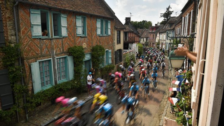 Finalmente il pavé anti-noia: a Roubaix il setaccio del Tour
