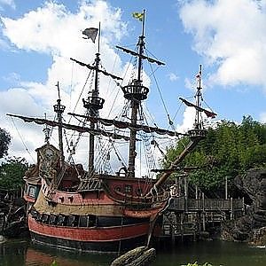 Francia, incidente a Disneyland: fuori pericolo il bimbo ferito