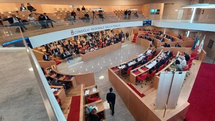 Regione, i supplenti pagati con i tagli alle auto blu. Ma FdI insiste: “Modifiche illegittime”