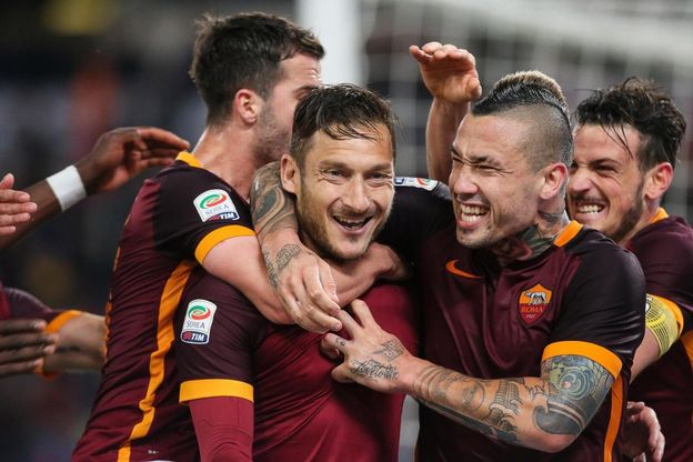 Serie A, Totti salva la Roma: l'esultanza del capitano