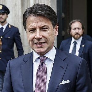 Moscopoli, Conte parlerà al Senato il 24 luglio: Calenda: "Chiesta commissione speciale Ue"