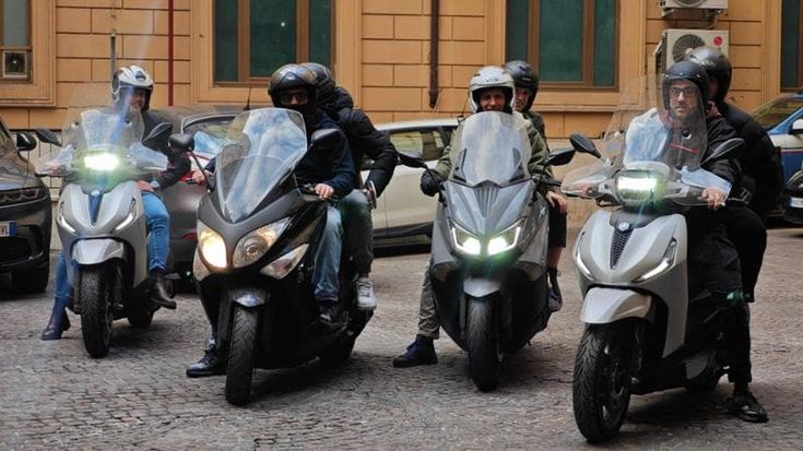 Cristalli shaboo nei lucchetti delle case popolari: l’ultimo trucco dei pusher per nascondere droga