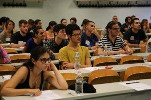 Medicina, tre liceali in fila per i test