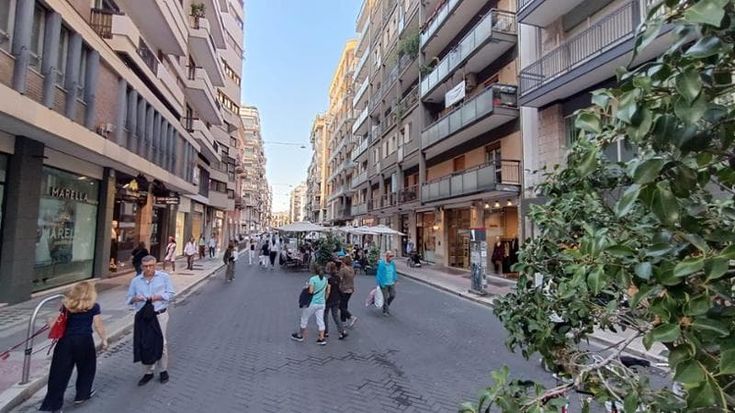 Bari, un quadrilatero senza auto da via Melo a via Andrea da Bari: il nuovo progetto pedonale del Comune