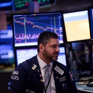 Borse Ue positive. In Italia fari puntati su Fitch