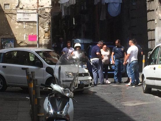 Comunali Napoli, tensione al Pallonetto per una presunta compravendita di voti