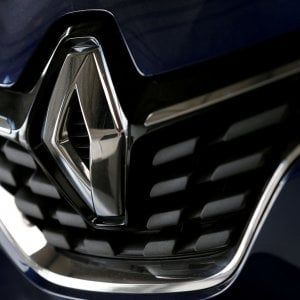Crolla Renault dopo il profit warning, ricavi attesi in calo