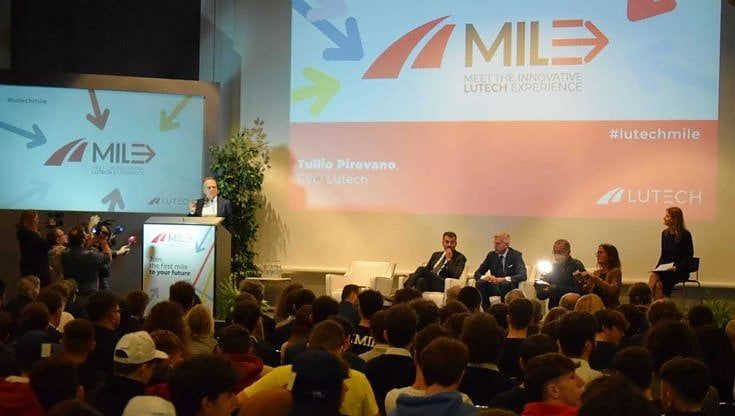 Bari, inaugurato il polo d'innovazione tecnologica di Lutech. Decaro: "In città 5mila assunzioni nel settore nei prossimi anni"