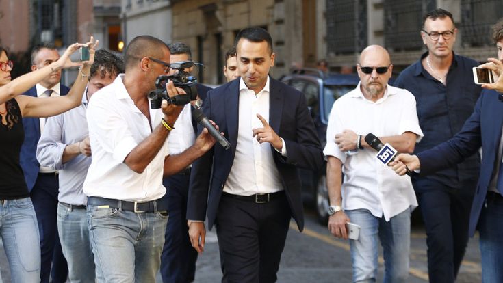 La mossa dei 5 Stelle: prima della sfiducia il sì al taglio dei parlamentari