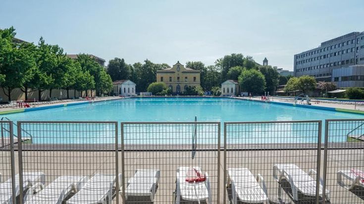 Entrano di notte alla piscina Romano: ragazzo 28enne muore annegato. Gli amici scappano, indagati