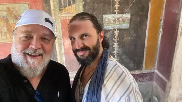 Russell Crowe negli scavi di Pompei: visita sulle tracce dei gladiatori