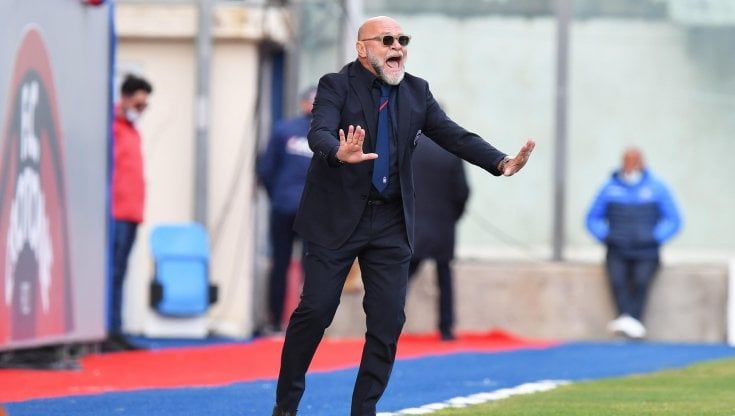 Crotone, Cosmi: "Momento meraviglioso. Questa squadra ha condizione e qualità"