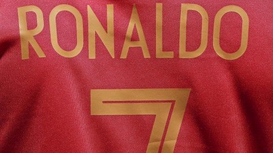 Da Cristiano Ronaldo a Garrincha, quando il '7' va oltre il numero