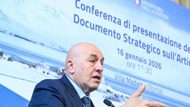 Il no di Crosetto all’Artico: “Pochi soldati, una barzelletta”