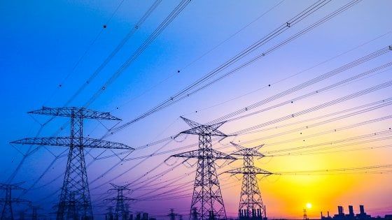 Enea, nel 2017 aumentano i consumi di energia e scendono i prezzi 