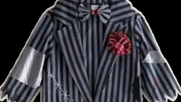 Halloween, nuova bufera su Zara: l’abito per bambini che ricorda la divisa dei lager