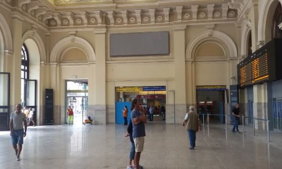 Brignole, riaperto l'atrio della stazione