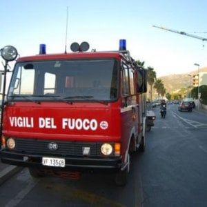 Siracusa, brucia il bar di uno stabilimento balneare: la pista dell'intimidazione