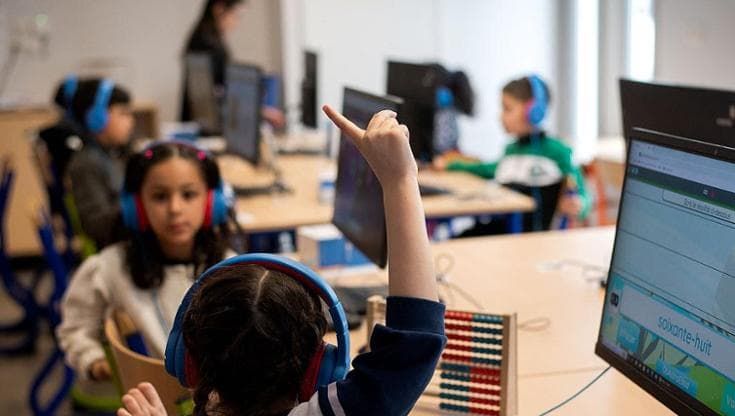 L’illusione della scuola digitale: essere più efficienti non significa imparare di più