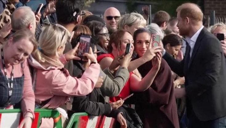 Harry e Meghan per la prima volta in pubblico dal loro ritorno in Gran Bretagna visitano Nottingham