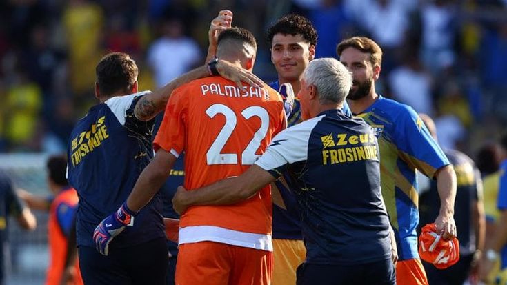 Le pagelle di Frosinone-Como: Palmisani un muro, qualità Schmid. Kean ci prova, Nico Paz stecca