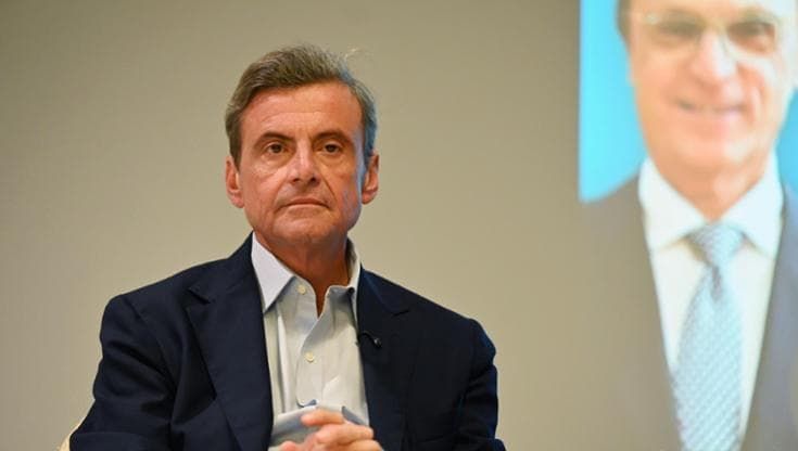 Calenda attacca Decaro: “In Puglia con lui non succede niente, è completamente scomparso”