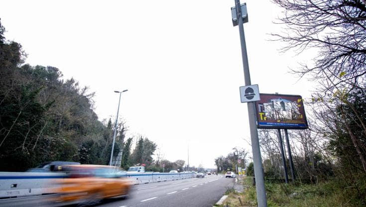 Lecce, ok a due autovelox sulla tangenziale Ovest. Pioggia di no, ma il Comune: “È per la sicurezza”