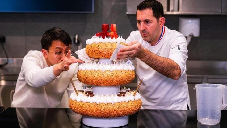 Altro che crema e panna, la torta è robotica (e si mangiano anche le batterie)