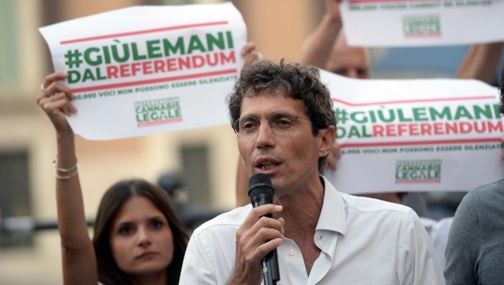 Referendum, proroga di un mese per la presentazione delle firme. Magi: "Anche Drahgi a favore della norma sulla cannabis"