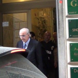 Per Berneschi le quote da nascondere sono "le ragazze" o "le anziane"