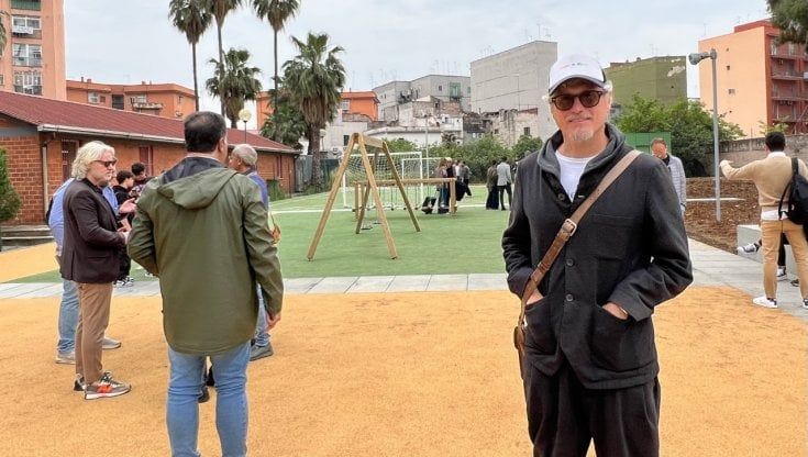 Niccolò Fabi a Taranto inaugura il parco giochi dedicato alla figlia Lulù: "Abbiamo a cuore la salute dei bambini"
