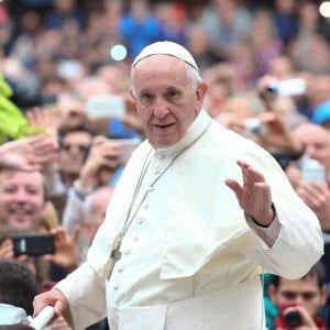 Il Papa: andare con le prostitute è un atto di tortura