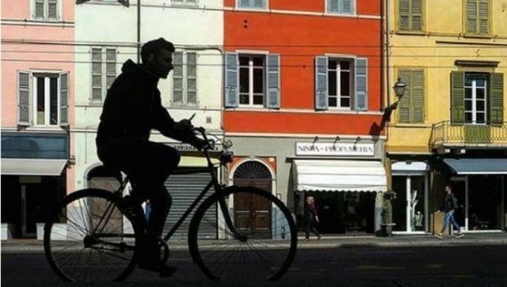 Mobilità, Fiab Parma: "La città ha un numero eccessivo di auto. Vanno favorite le bici"
