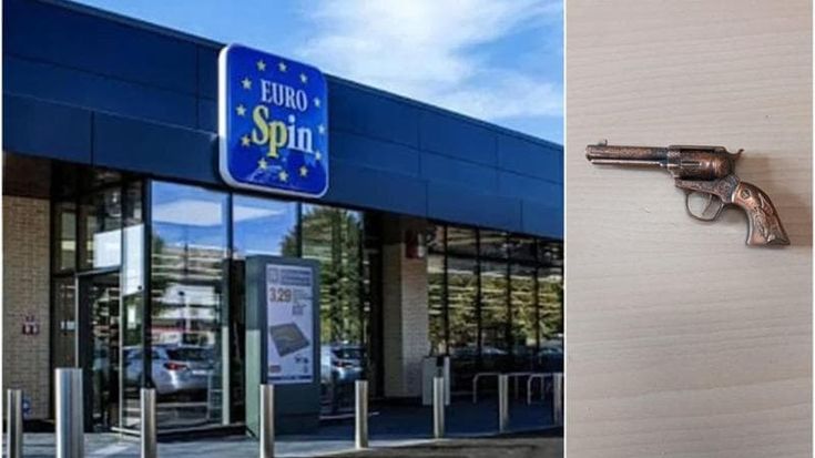 Tenta rapina al super, ma la cassiera è una ex compagna di scuola e lo riconosce: denunciato