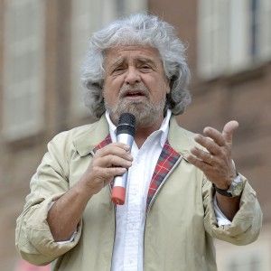 Grillo: "Gli attacchi dei terroristi? Se bombardi poi la reazione &egrave; questa"