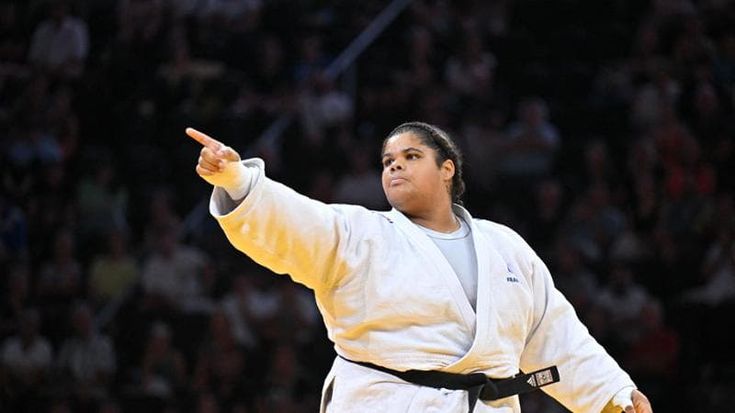 La judoka francese Lea Fontaine vittima di body shaming: “Attacchi continui, denuncerò i miei hater”