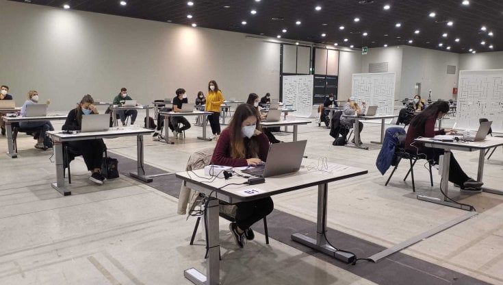 Toscana, smartphone e pc  ecco i tracciatori  a caccia di positivi