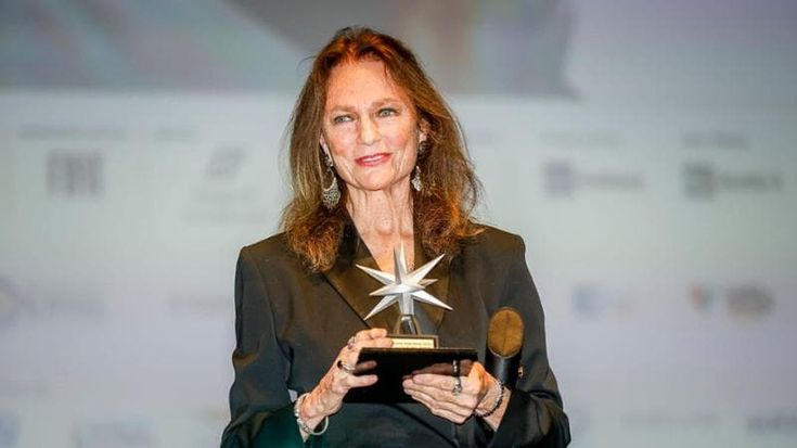 Jacqueline Bisset: “Basta violenza contro le donne. Ma le donne smettano di provocare”