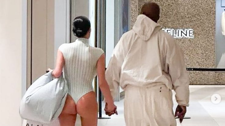 Bianca Censori, shopping in body: stavolta si scandalizzano i giapponesi