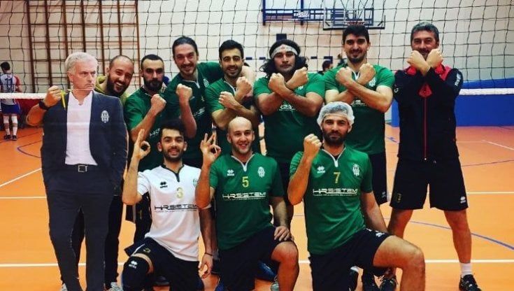 La squadra di volley senza coach che si autogestisce. E va verso i playoff